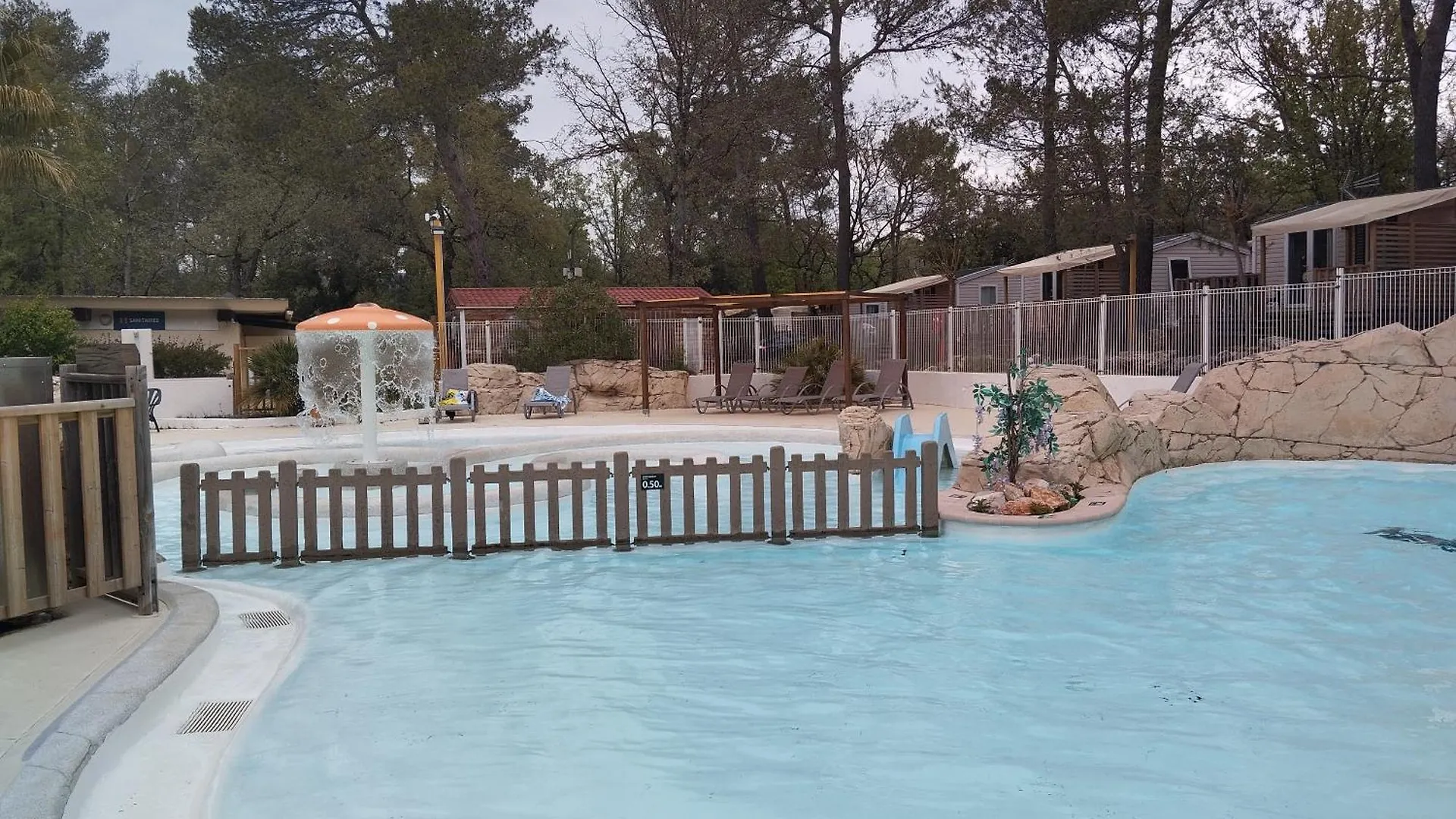 فندق Domaine De La Sainte Baume نا لي بين فرنسا